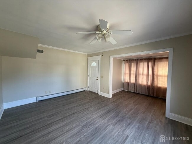 Building Photo - 628 Grove Ave