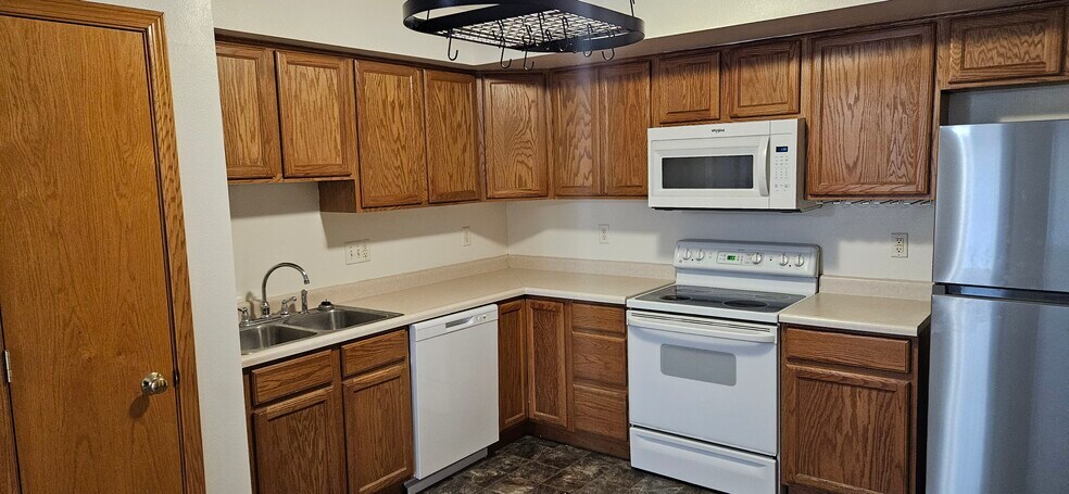 Kitchen - 876 Boston Way