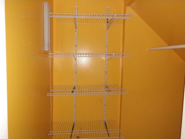 Building Photo - 58 Burnham St