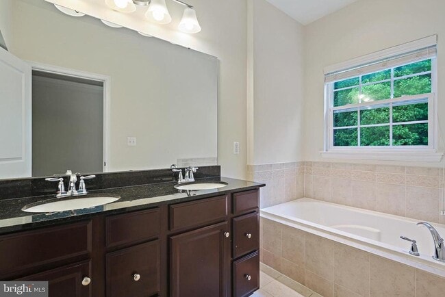 Building Photo - 11675 Emerald Green Dr