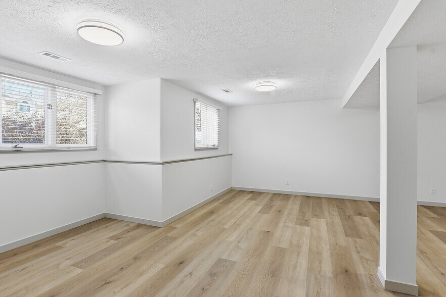 Building Photo - 4639 S 154th Avenue Cir