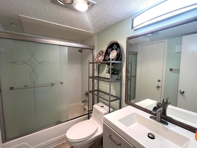 Building Photo - Two Stories 2 Bedroom 1.5 Bath Condo Home for rent near Domain,  Ground Floor with Balcony, Gated...