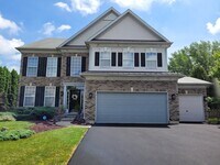 Building Photo - 741 Regal Ln