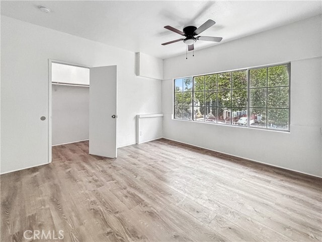 Building Photo - 825 W 40th Pl