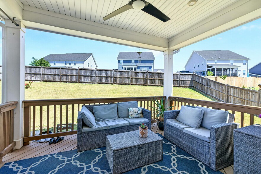 Building Photo - 201 Devon Fields Dr