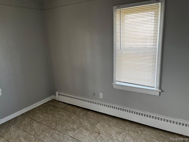 Building Photo - 12097 Cavell St