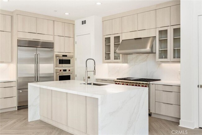 Building Photo - 164 Apron