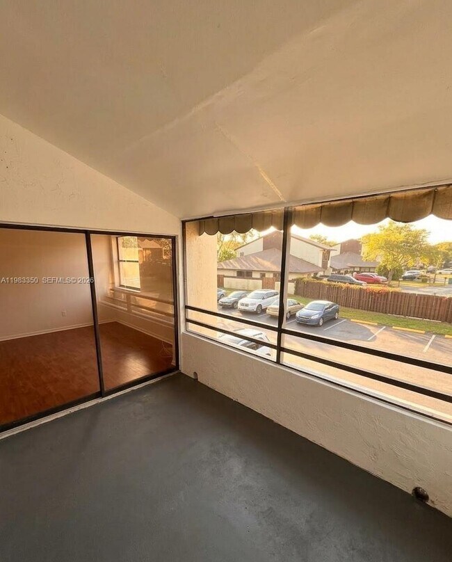 Building Photo - 20130 NE 3rd Ct