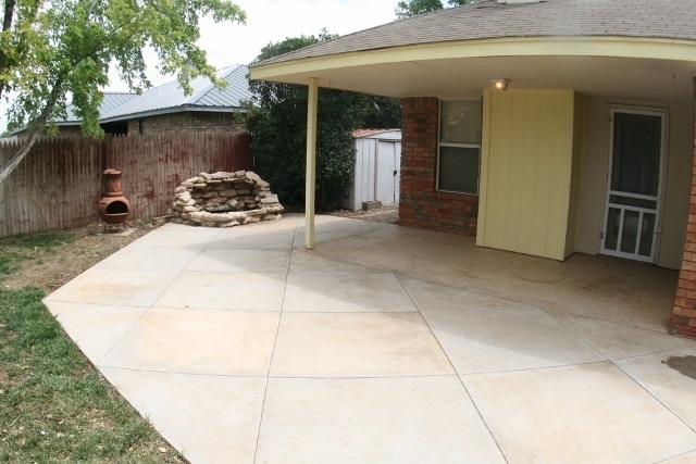 Building Photo - Brick 3 Bedroom Home! Stunning Backyard! M...