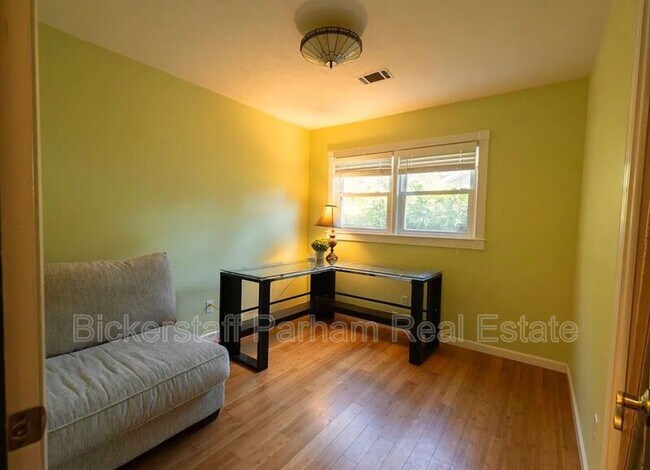 Building Photo - 5811 Canterbury Dr