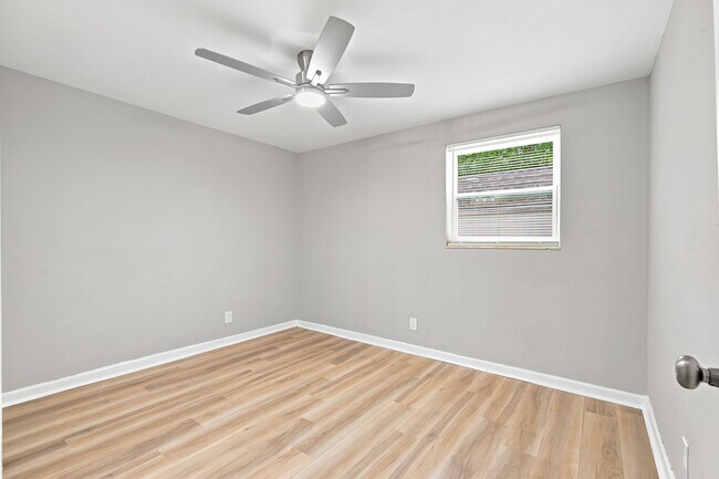 Building Photo - 5822 Tampico Rd