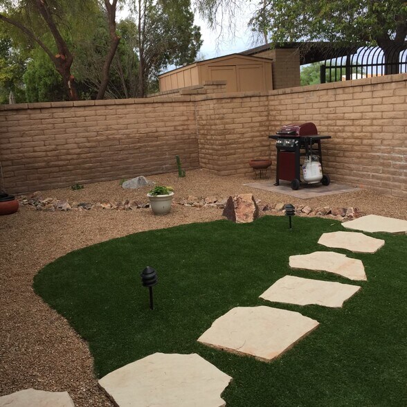 Building Photo - 7856 E Linden Pl