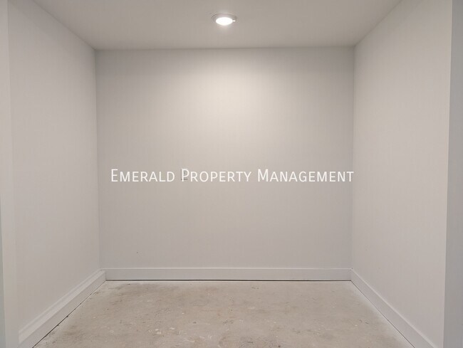 Building Photo - 2737 11th St