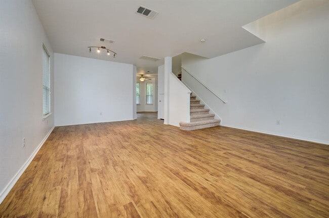 Building Photo - 1112 Sundrop Pl