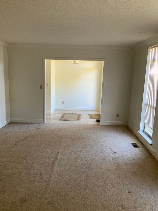 Building Photo - 971 Manningham Rd