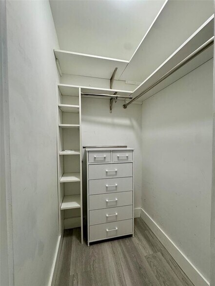 Building Photo - 1871 NW 31st Ave