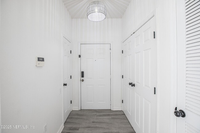 Building Photo - 7990 Baymeadows Rd