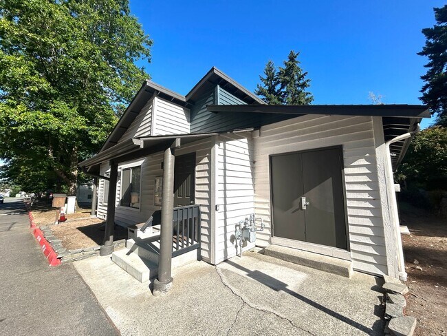 Building Photo - 12612 NE 119th St