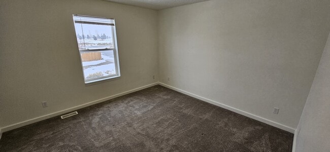 Building Photo - 400 Par Ave