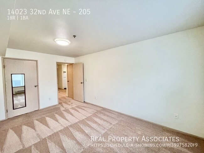 Building Photo - 14023 32nd Ave NE