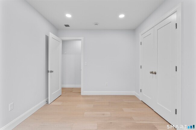 Building Photo - 183 Vesper St