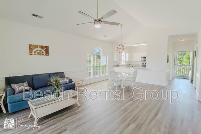 Building Photo - 4191 Hibiscus Dr
