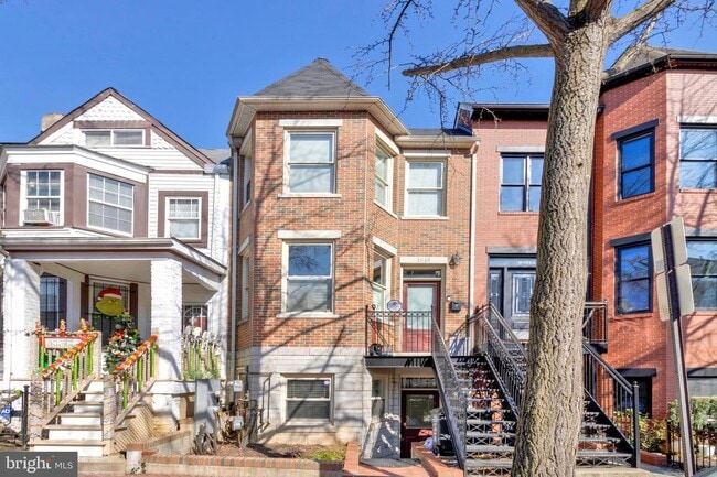 Building Photo - 1915 6th St NW