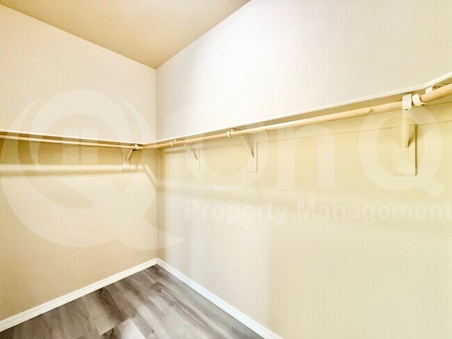 Building Photo - 1144 S Osborn Ln