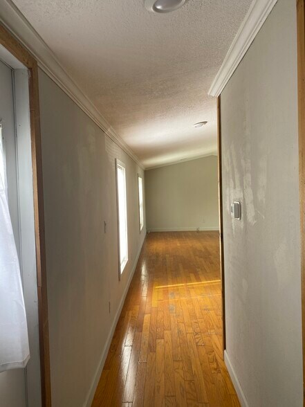 Building Photo - 17014 Meridian Blvd
