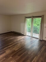 Building Photo - Immaculate Updated 2 Bedroom 1 bath