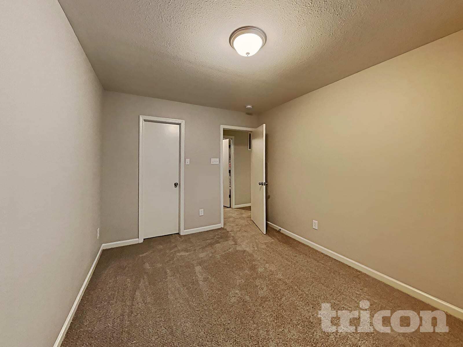 Building Photo - 807 Chastain Ave