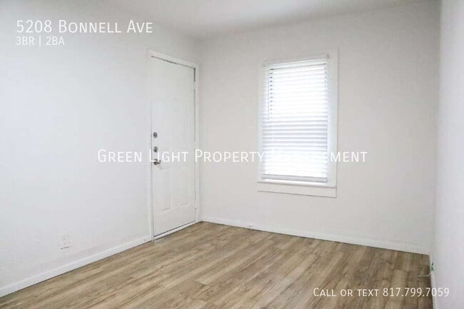 Building Photo - 5208 Bonnell Ave