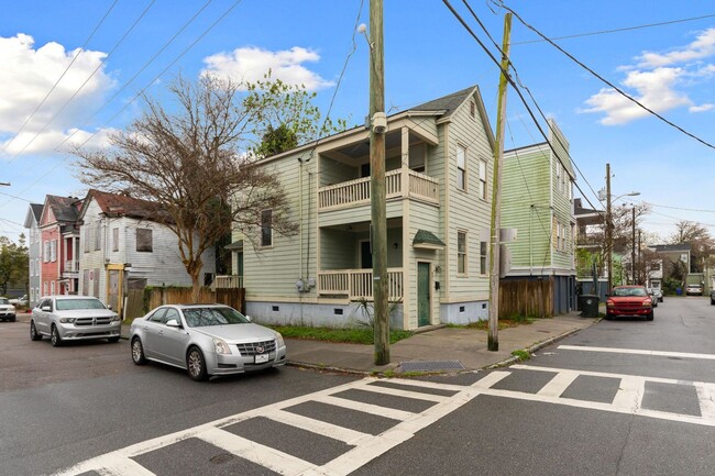 Primary Photo - Four Bedroom Home - Downtown Charleston (B...