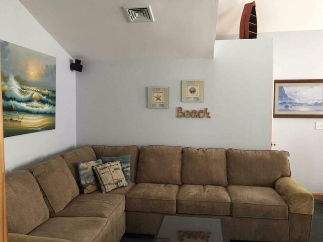 Building Photo - 61 Fielder Ave