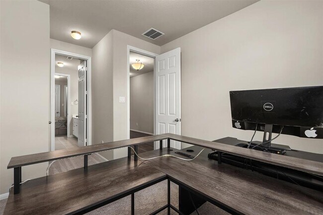Building Photo - 2302 Sweet Bay Dr
