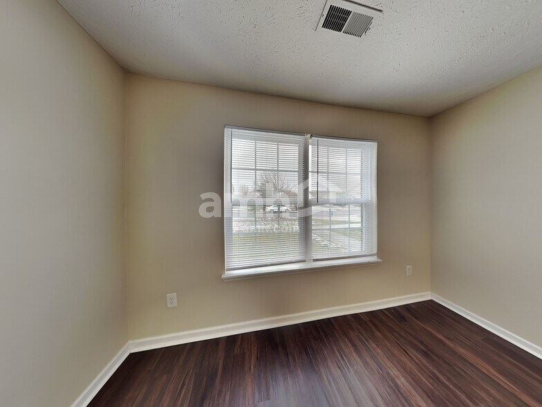 Building Photo - 7276 Burlat Ln