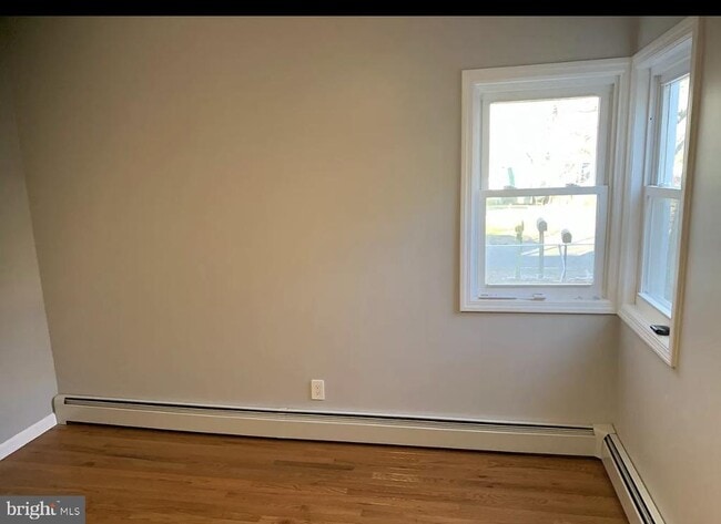 Building Photo - 67 Syringa St