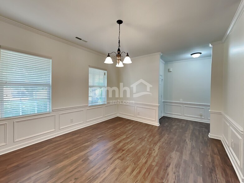 Building Photo - 9924 Paper Tree Rd