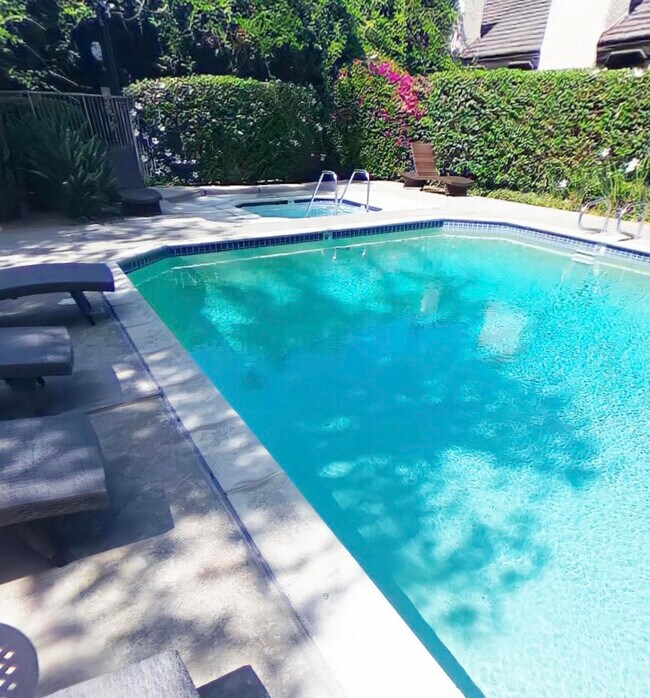 Primary Photo - 15050 Sherman Way