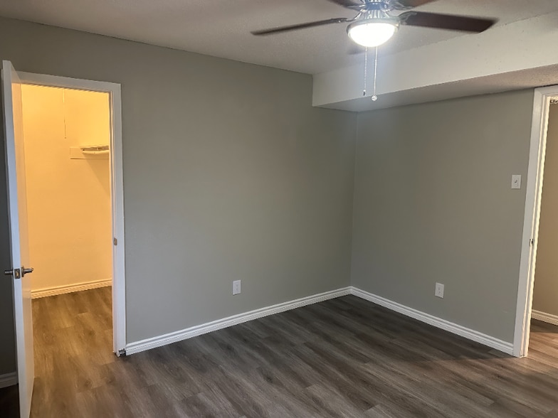 Building Photo - 3754 W Buckingham Rd