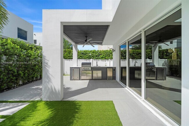 Building Photo - 9730 NW 75th Terrace