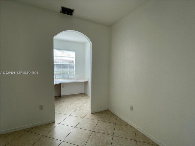Building Photo - 4304 SW 131st Ln