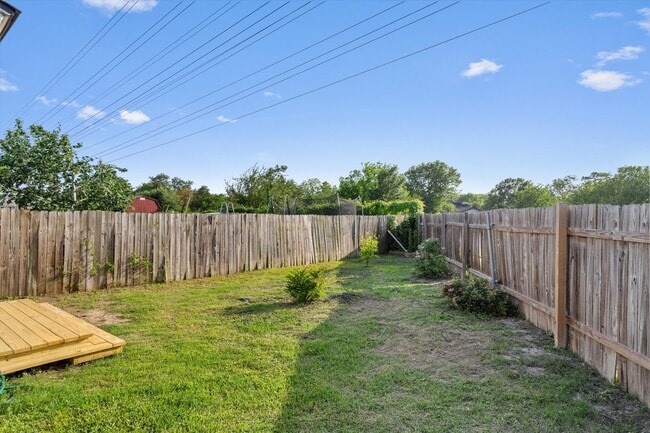 Building Photo - 5700 Cherry Park