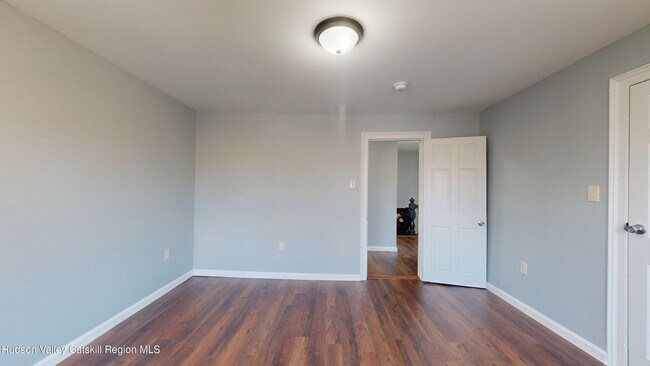 Building Photo - 16 Bailey St