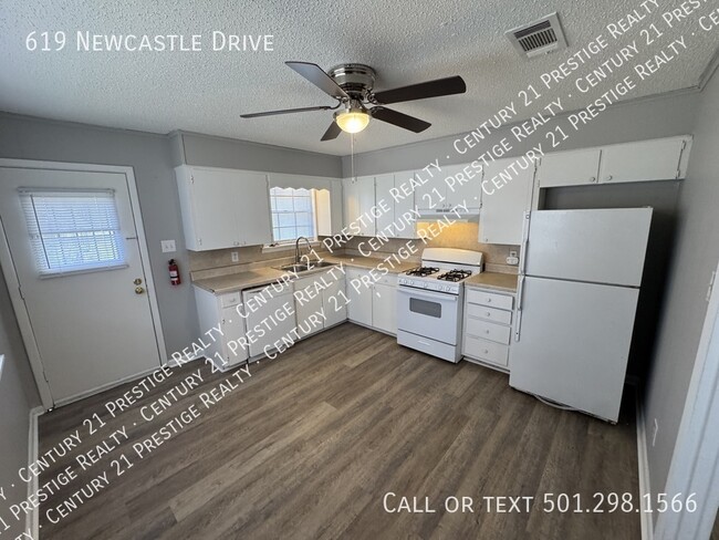 Building Photo - 619 Newcastle Dr