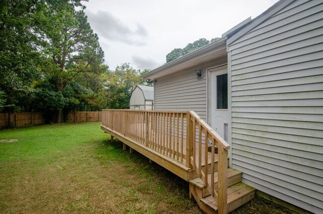Building Photo - Precious Bungalow Home Rental in Norfolk!