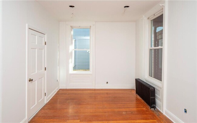 Building Photo - 8 Pleasant St