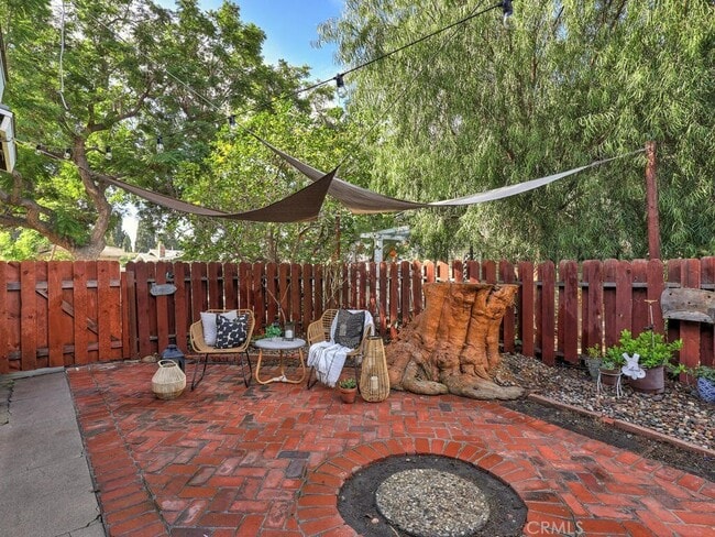 Building Photo - 229 Jacaranda Pl
