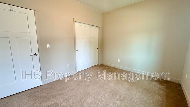 Building Photo - 1060 S Delaware St