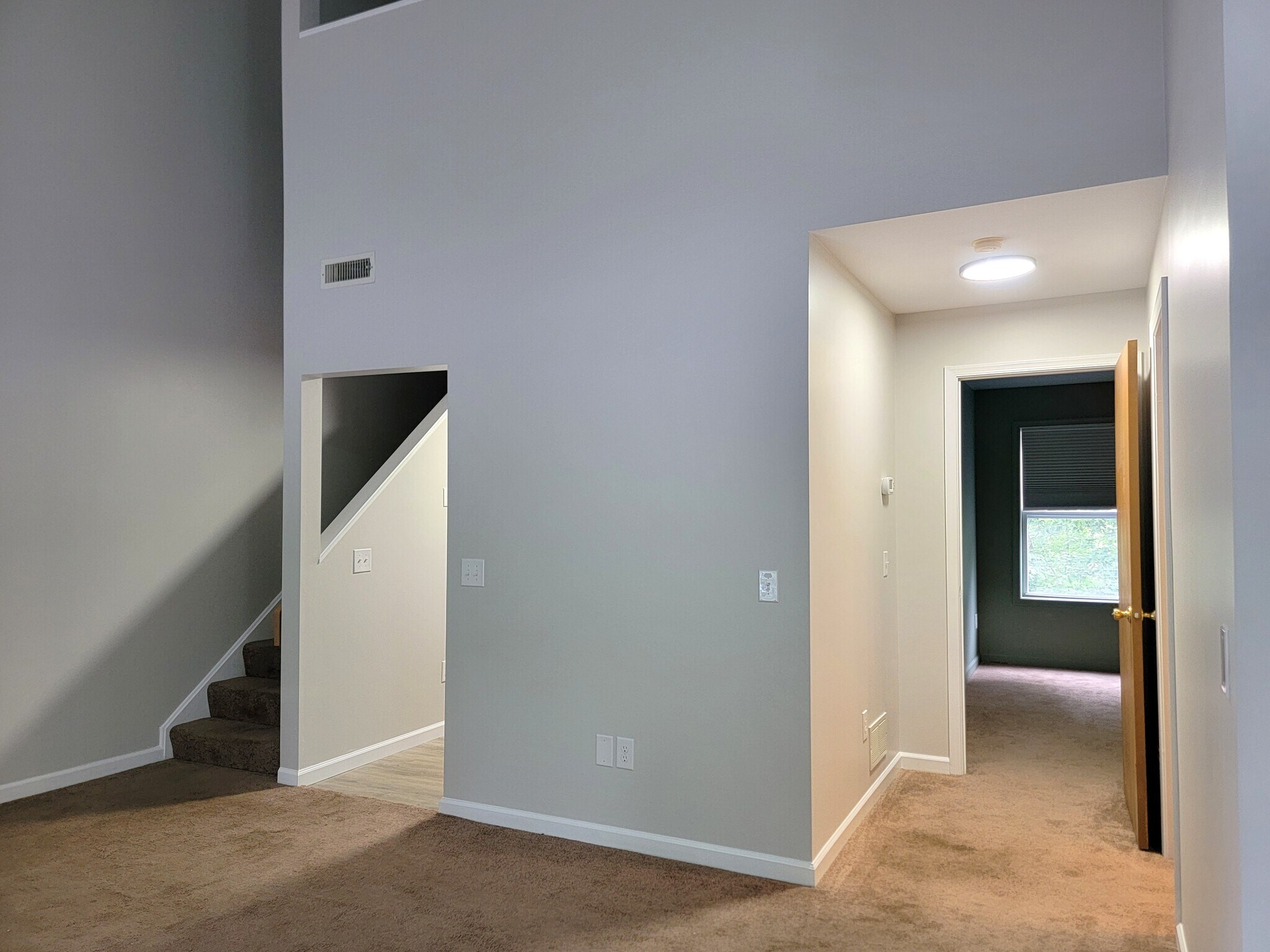 Building Photo - 15 Westpointe Dr
